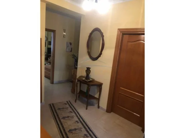 Tirane, shitet apartament 3+1+2 Kati 7, 130 m² 360.000 € (RRUGA ELBASANIT)