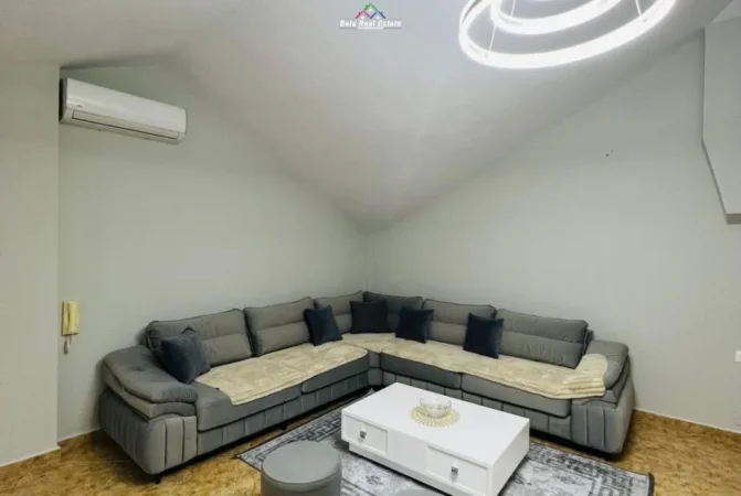 Tirane, jepet me qera apartament 2+1 Kati 4, 80 m² 600 € (Ish parku)
