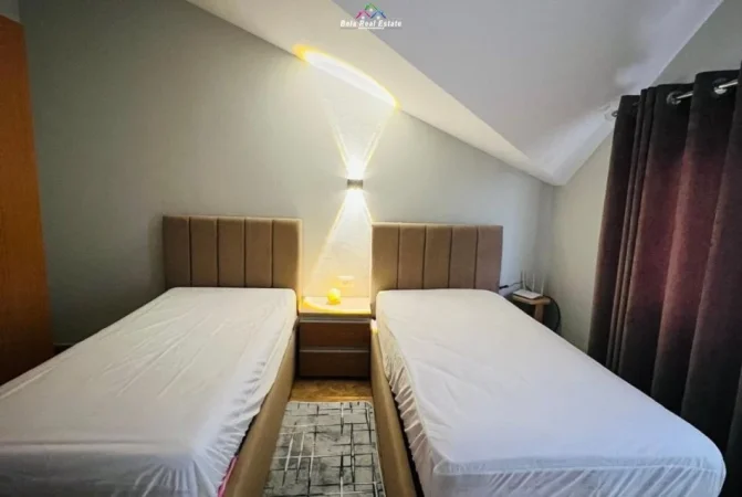 Tirane, jepet me qera apartament 2+1 Kati 4, 80 m² 600 € (Ish parku)