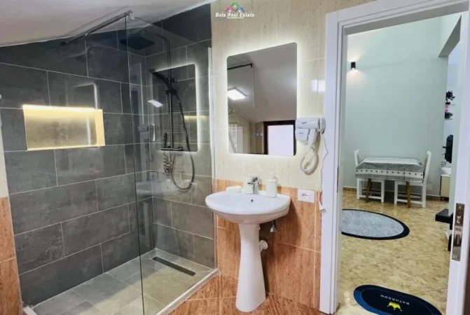 Tirane, jepet me qera apartament 2+1 Kati 4, 80 m² 600 € (Ish parku)