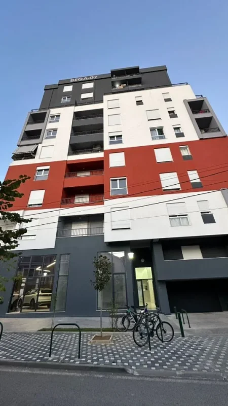 Tirane, jepet me qera apartament 1+1 Kati 3, 70 m² 600 € (ZGARA 5 MAJI)
