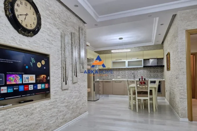 Tirane, shitet apartament 3+1+Ballkon Kati 4, 132 m² 219.000 € 