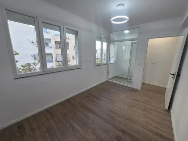 Tirane, shitet apartament 1+1 Kati 7, 54 m² 115.000 € (Don Bosko)
