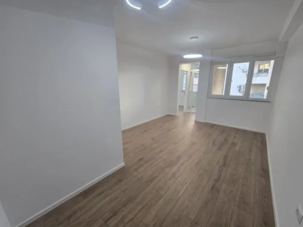 Tirane, shitet apartament 1+1 Kati 7, 54 m² 115.000 € (Don Bosko)