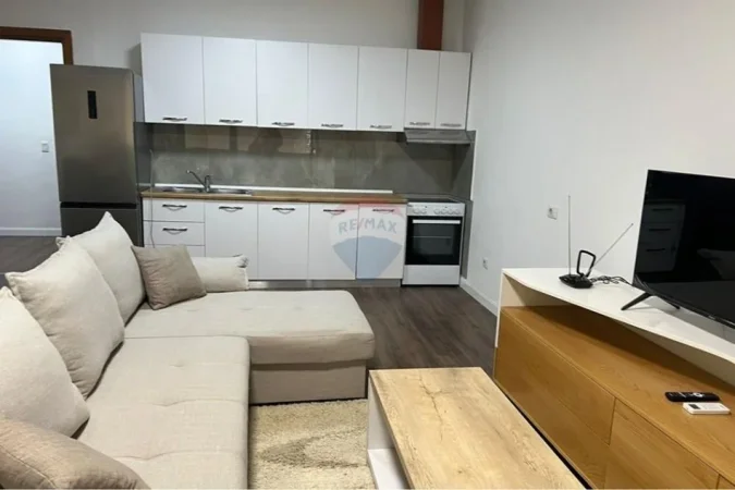 Tirane, jepet me qera 3+1+Ballkon Kati 4, 126 m² 900 € 