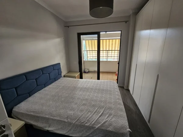 Tirane, jepet me qera apartament 2+1+Ballkon Kati 8, 105 m² 550 € (Bulevardi Migjeni, Astir)