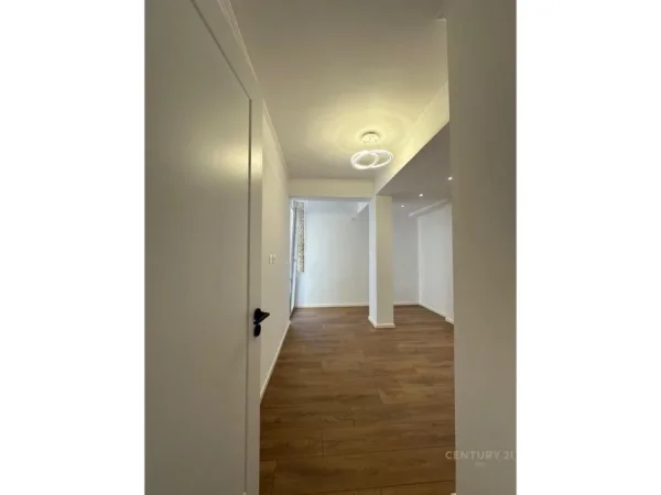 Tirane, shitet apartament 2+1 Kati 4, 60 m² 118.000 € (Porcelan)