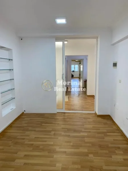 Tirane, jepet me qera ambjent biznesi Kati 0, 120 m² 1.400 € (Qender)