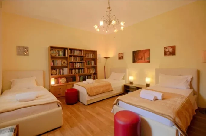 Tirane, jepet me qera Vile 2 Katshe , 200 m² 2.000 € (PAZARI I RI)