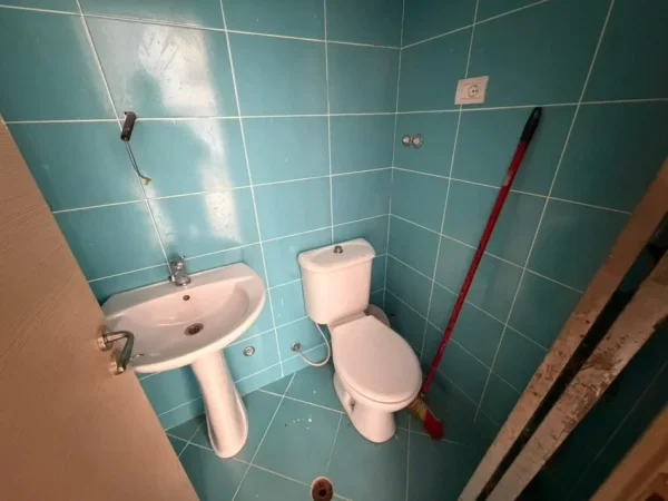Tirane, jepet me qera ambjent biznesi Kati 0, 53 m² 500 € (Astir)