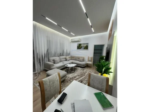 Tirane, shitet apartament 2+1 Kati 1, 66 m² 139.000 € (FRESKU)