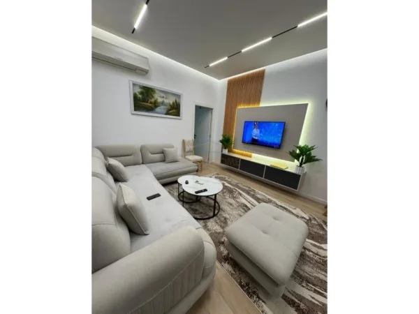 Tirane, shitet apartament 2+1 Kati 1, 66 m² 139.000 € (FRESKU)