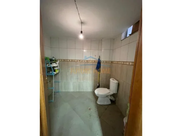 Tirane, jepet me qera ambjent biznesi Kati 0, 227 m² 1.050 € (tek Kodra e Diellit, perball Fondacionit " Eleonora".)