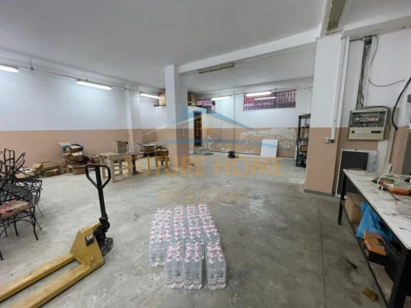 Tirane, jepet me qera ambjent biznesi Kati 0, 227 m² 1.050 € (tek Kodra e Diellit, perball Fondacionit " Eleonora".)