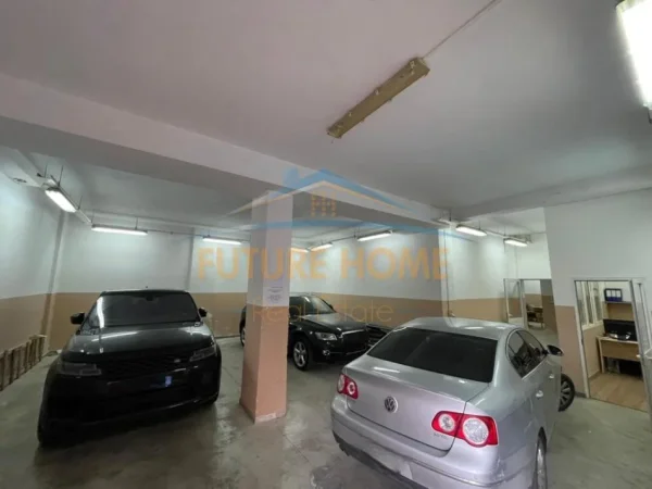 Tirane, jepet me qera ambjent biznesi Kati 0, 227 m² 1.050 € (tek Kodra e Diellit, perball Fondacionit " Eleonora".)