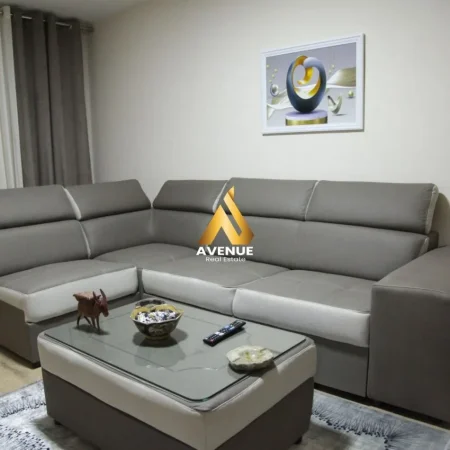 Tirane, jepet me qera apartament 2+1 Kati 2, 600 € (Rruga Jakov Xoxa)