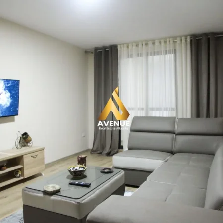 Tirane, jepet me qera apartament 2+1 Kati 2, 600 € (Rruga Jakov Xoxa)