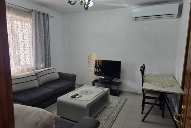 Tirane, jepet me qera apartament 2+1 Kati 1, 120 m² 400 € (Laprake)