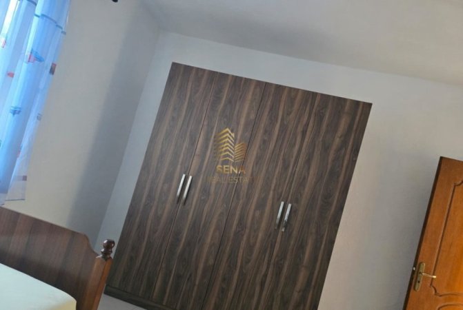 Tirane, jepet me qera apartament 2+1 Kati 1, 120 m² 400 € (Laprake)