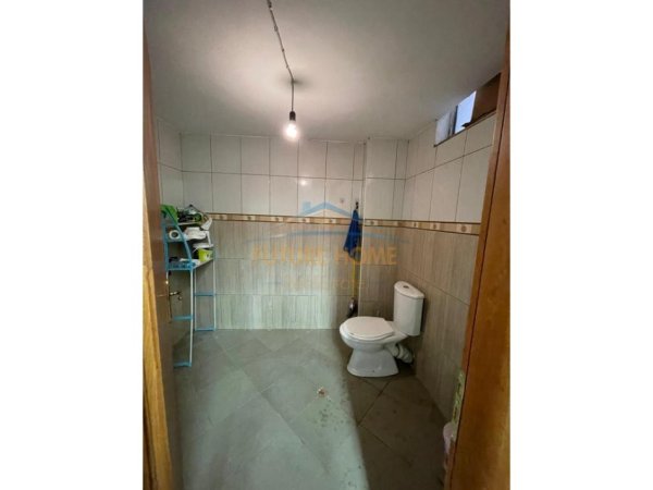 Tirane, jepet me qera ambjent biznesi Kati 0, 227 m² 1.050 € 