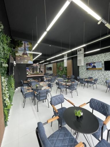 Tirane, jepet me qera bar-resorant Kati 0, 141 m² 1.100 € (rruga 5 maji)