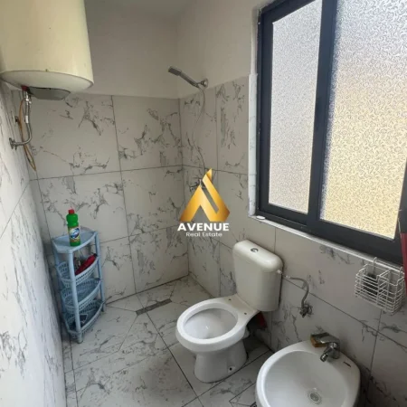 Tirane, jepet me qera apartament 2+1 Kati 3, 75 m² 550 € (Rruga Jakov Xoxa)