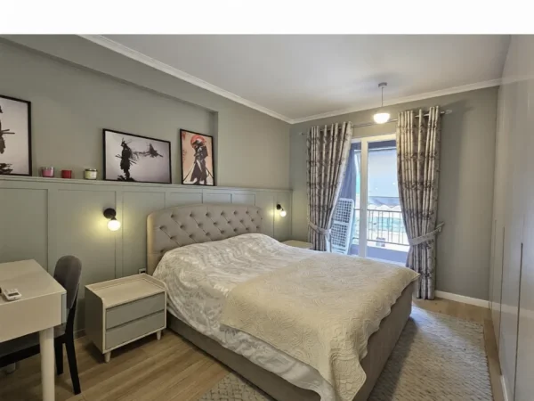 Tirane, shitet apartament 2+1+Ballkon , 99 m² 210.000 € (5 Maji)