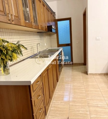 Tirane, jepet me qera apartament 1+1 Kati 3, 60 m² 420 € (Astir)