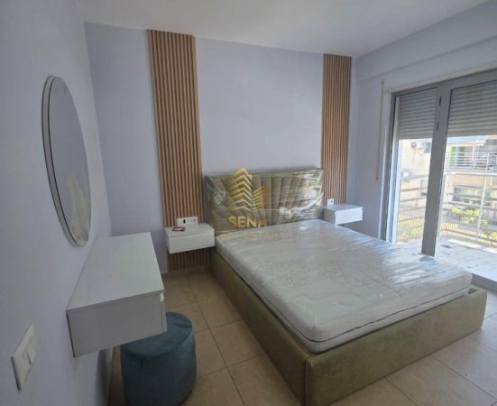 Tirane, jepet me qera apartament 1+1+Ballkon Kati 2, 68 m² 500 € (5 Maji, Pallatet Concord)