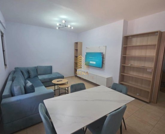 Tirane, jepet me qera apartament 1+1+Ballkon Kati 2, 68 m² 500 € (5 Maji, Pallatet Concord)