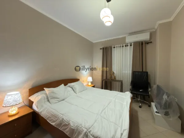 Pogradec, jepet me qera apartament 1+1 Kati 4, 64 m² 500 € (Rruga e Vilave, Pogradec)