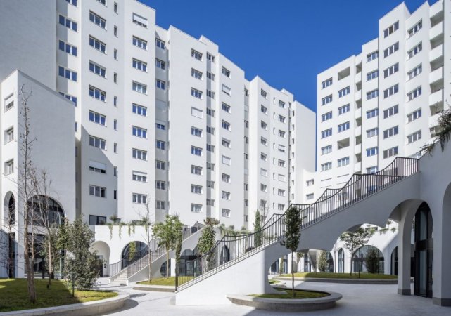 Tirane, jepet me qera ambjent biznesi Kati 2, 125 m² 1.300 € (River Residence)