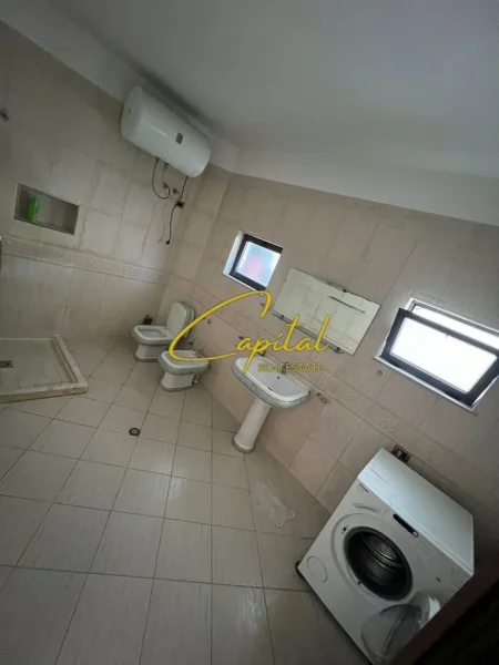 Tirane, jepet me qera apartament 1+1 Kati 2, 75 m² 400 € (QYTET STUDENTI)