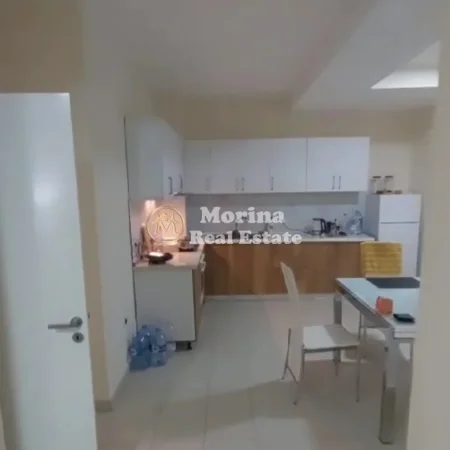 Tirane, jepet me qera apartament 2+1 Kati 2, 120 m² 550 € (Brryli, Materniteti i Ri)