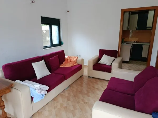 Tirane, jepet me qera apartament 1+1+Aneks+Ballkon Kati 0, 70 m² 350 € (rruga siri kodra)
