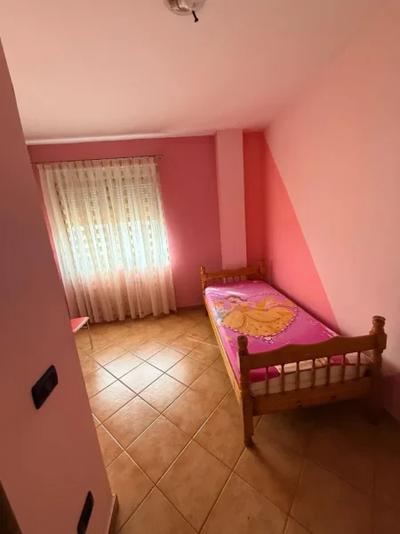 Tirane, jepet me qera apartament 2+1 Kati 10, 111 m² 700 € (Kompleksi Delijorgjj)