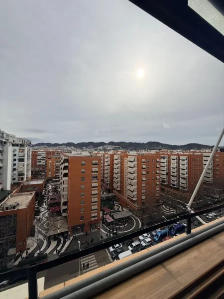 Tirane, jepet me qera apartament 2+1 Kati 10, 111 m² 700 € (Kompleksi Delijorgjj)