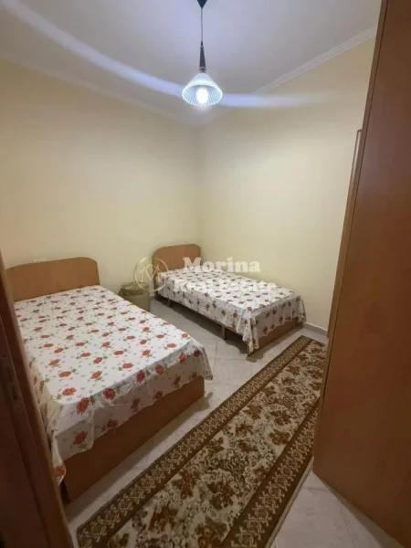 Tirane, jepet me qera apartament 1+1 Kati 1, 40 m² 420 € (Ali Demi)
