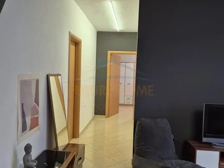 Durres, shitet apartament 2+1 Kati 2, 91 m² 500 EURO (RROTONDO ASTIRIT PALLATI WELL)