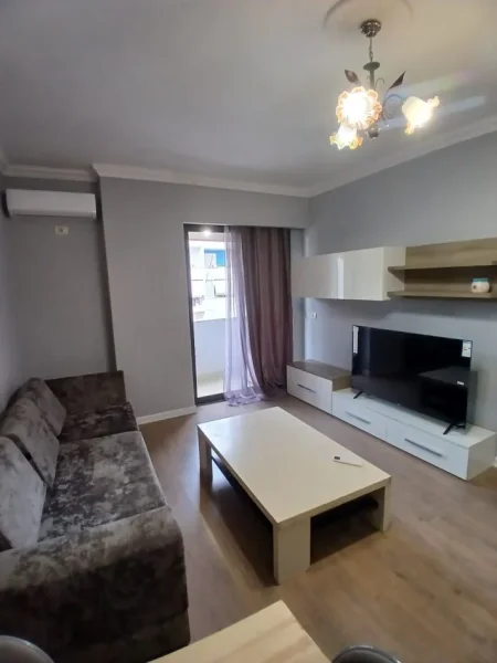 Tirane, jepet me qera apartament 1+1+Ballkon Kati 4, 65 m² 450 € (Astir)