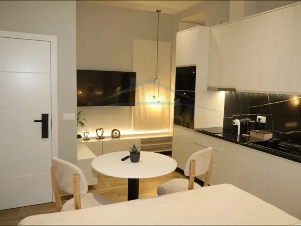 Tirane, shitet apartament Kati 0, 70 m² 250.000 € (Rruga Muhamet Gjollesha (21-sh),)