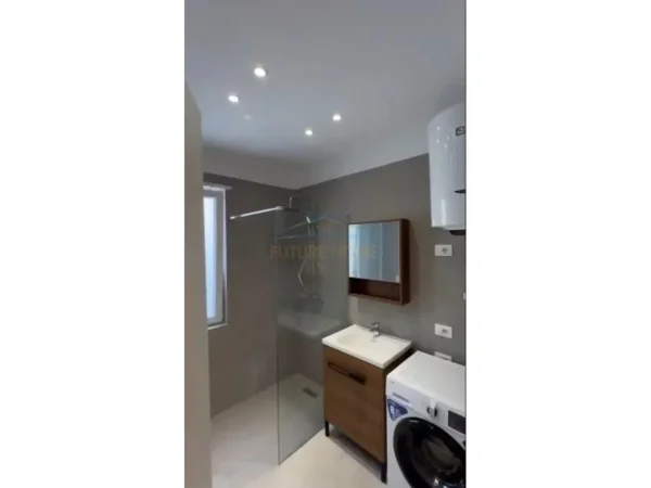 Tirane, shitet apartament 2+1 Kati 6, 145.000 m² 145.000 € (univers city)