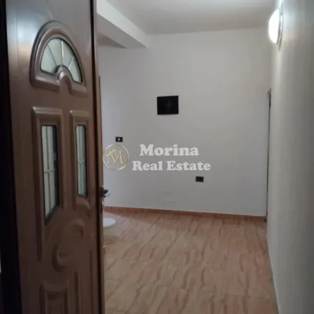Tirane, jepet me qera ambjent biznesi Kati 1, 70 m² 400 € (Kamez)