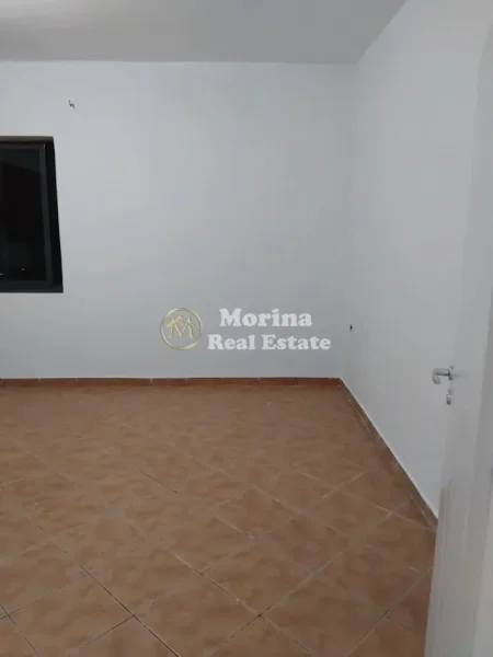 Tirane, jepet me qera ambjent biznesi Kati 1, 70 m² 400 € (Kamez)