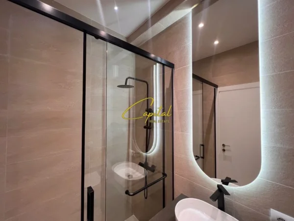 Tirane, shitet apartament 1+1 Kati 4, 60 m² 165.000 € (RRUGA E KAVAJES)