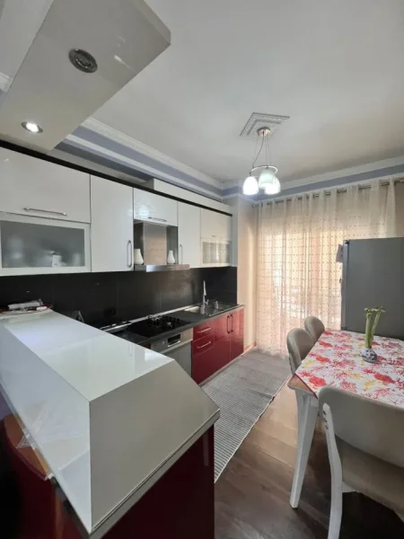 Tirane, jepet me qera apartament 2+1 Kati 8, 108 m² 600 € (Astir,Vila L)