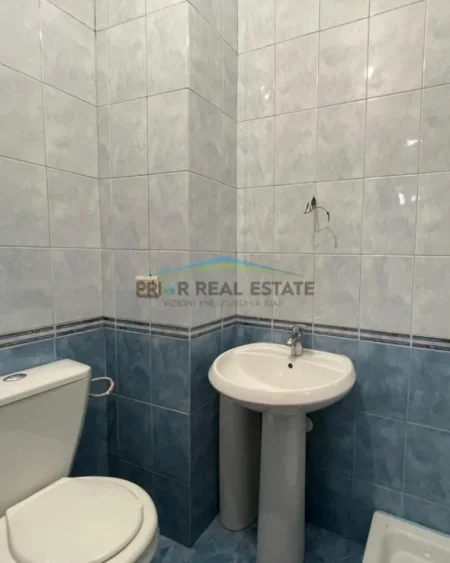 Tirane, jepet me qera apartament 2+1+2  Kati 1, 106 m² 90.000 all (Ruga e Kavajes)