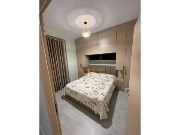 Tirane, jepet me qera apartament 1+1 , 50 m² 470 € (prane bar ARTISTI)