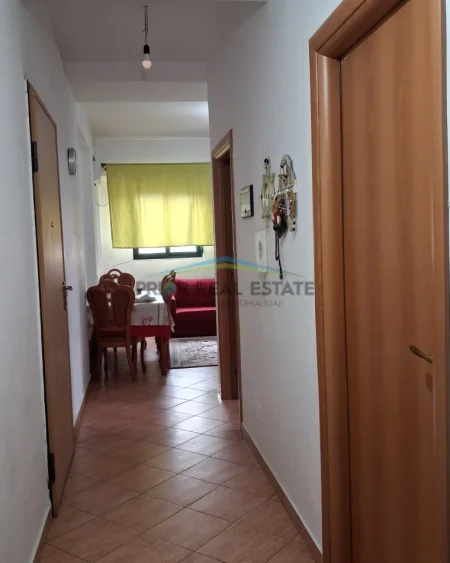 Tirane, shitet apartament 2+1 Kati 5, 85 m² 180.000 € (Rruga Irfan Tomini)