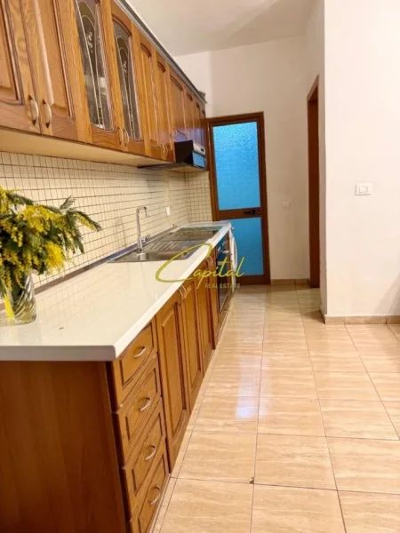 Tirane, jepet me qera apartament 1+1 Kati 2, 60 m² 420 € (ASTIR)